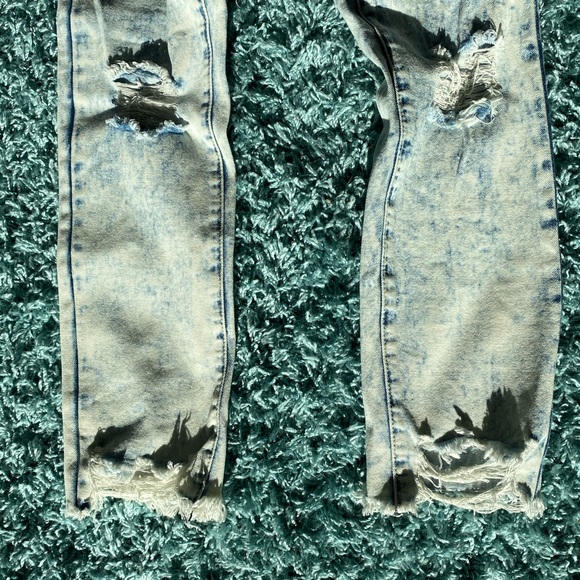 Ripped Skinny Jeans - Picture 3 of 3